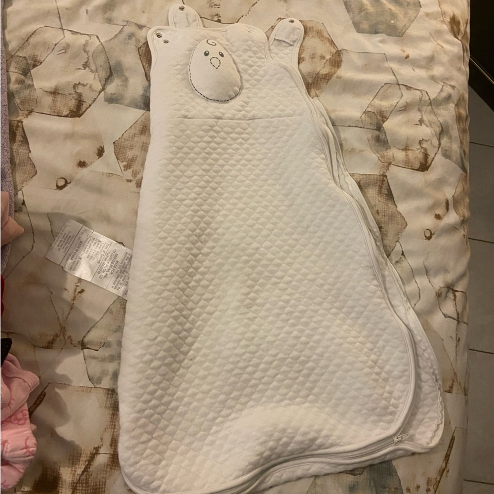 Nested Bean White Quilted Baby Swaddle size medium 6m-15m up to 26lbs